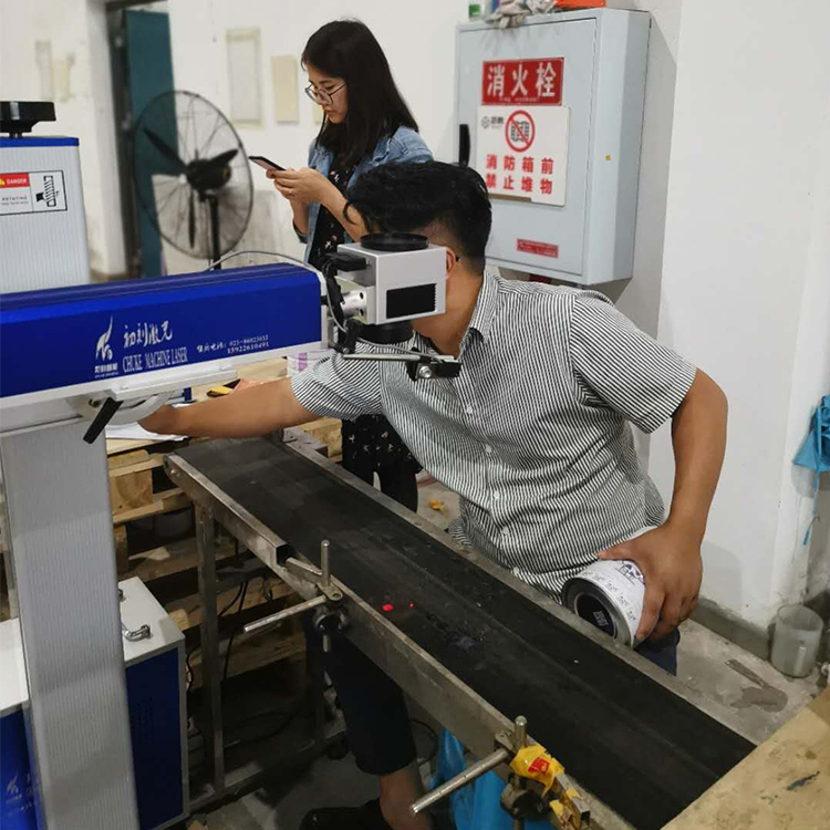 奶粉罐自动激光打标机图 奶粉罐自动激光打标机图